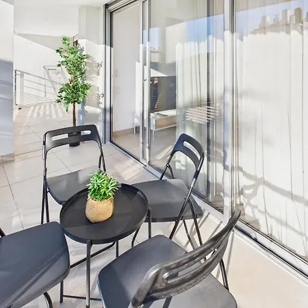 Lerins Avec Terrasse, Standing Et Moderne شقة