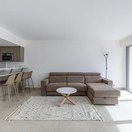 Apartment Lerins Avec Grand Balcon, Standing Et Moderne, Pres Du Centre-ville Cannes