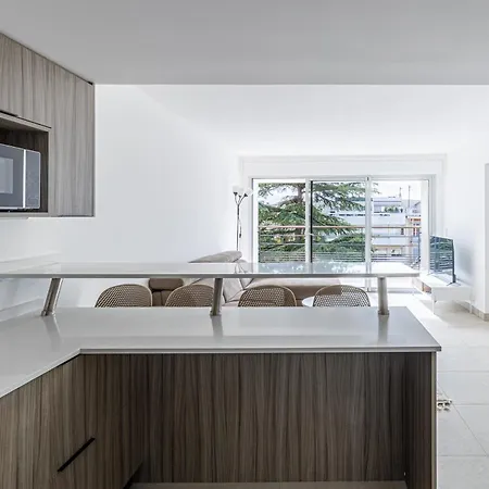 Lerins Avec Grand Balcon, Standing Et Moderne, Pres Du Centre-ville * Cannes