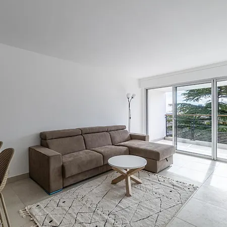 Lerins Avec Grand Balcon, Standing Et Moderne, Pres Du Centre-ville Apartment