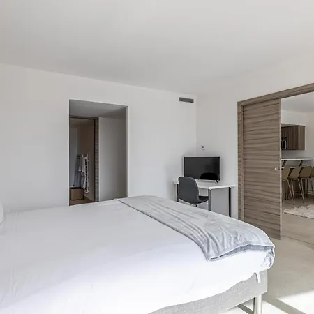 Lerins Avec Grand Balcon, Standing Et Moderne, Pres Du Centre-ville Apartment