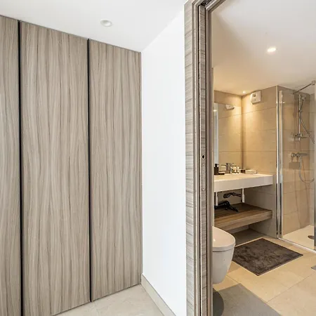 Apartment Lerins Avec Grand Balcon, Standing Et Moderne, Pres Du Centre-ville Cannes