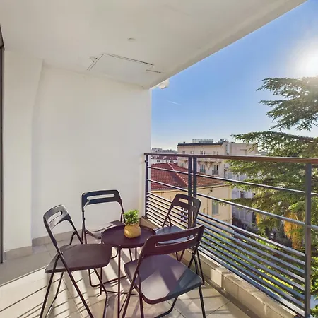 Lerins Avec Terrasse, Standing Et Moderne * Cannes