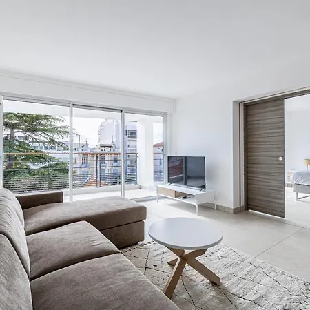 Lerins Avec Terrasse, Standing Et Moderne